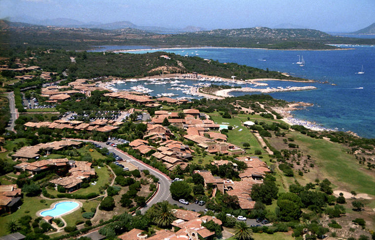 In Vendita | Resort Upscale Sardegna con Operazioni Spiaggia